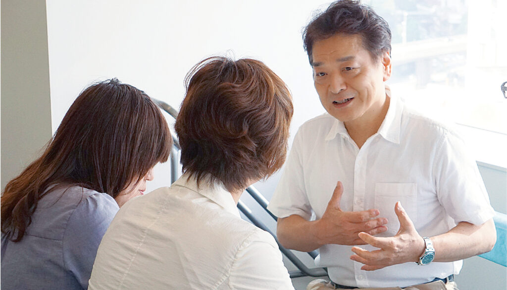 個別説明会で相談する様子